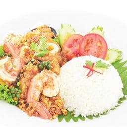 ข้าวกระเทียมพริกไทยทะเล