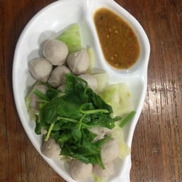 ลูกชิ้นเนื้อ ลวกจิ้ม