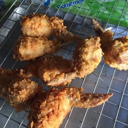 ปีกไก่ยัดไส้ครัวในบ้าน