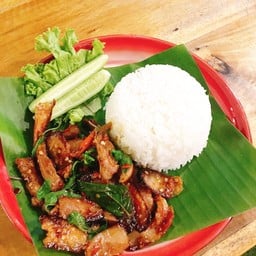 กะเพราคอหมูย่าง