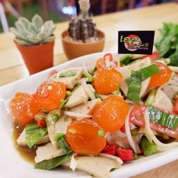 ยำหมูยอไข่แดงเค็ม