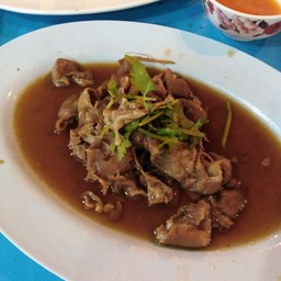 พะโล้ไส้