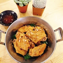 ปีกไก่ทอดน้ำปลา