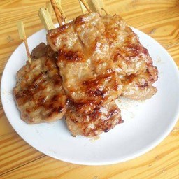 หมูปิ้ง แม่อ้วน