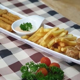 4 สหาย