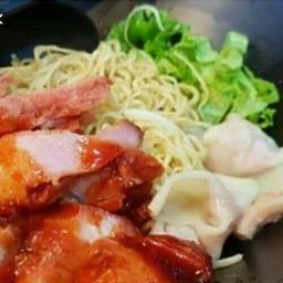 บะหมี่-เกี๊ยว หมูแดง-หมูกรอบ