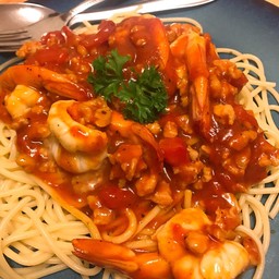 สปาเก็ตตี้ซอสมะเขือเทศหมูสับ