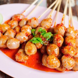 ลูกชิ้นหมูปิ้ง