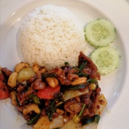 หมูนุ่มผัดพริกเผาราดข้าว