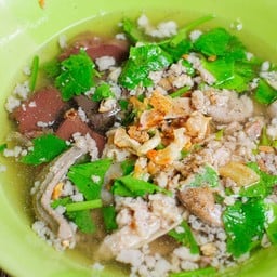 เกาเหลาเลือดหมู