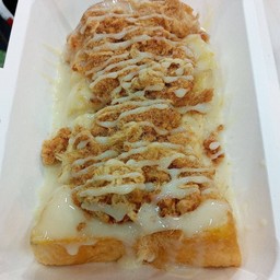 ขนมปังปิ้งเนยมายองเนส หมูหยอง นม