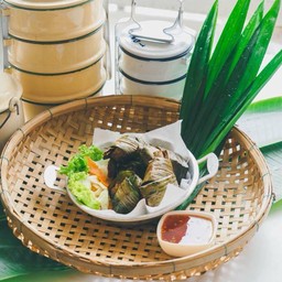 ไก่ห่อใบเตย