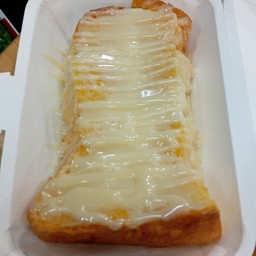 ขนมปังปิ้งเนยมายองเนส นม