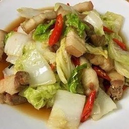 ผักกาดขาวผัดหมูกรอบ กับข้าว