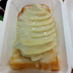ขนมปังปิ้งเนย นม กล้วย
