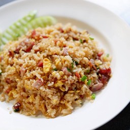 ข้าวผัดหมูแดงกุนเชียง