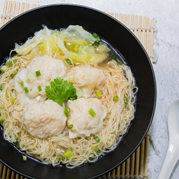 บะหมี่เกี๊ยวกุ้ง (น้ำ)