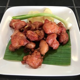 แหนมซี่โครงหมูทอด