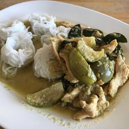 ขนมจีนแกงเขียวหวานไก่