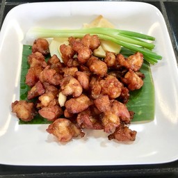 แหนมข้อไก่ทอด