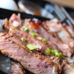 ข้าวหมูย่างคุณหญิง