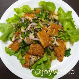 ยำปลาแซ่บ