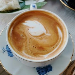 อาหารเช้า: กาแฟร้อน