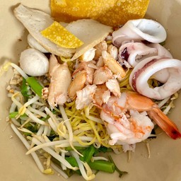 บะหมี่แห้งรวมมิตรทะเล