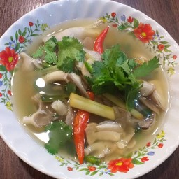 ต้มยำเห็ดน้ำใส