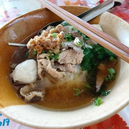 ก๋วยเตี๋ยวหมูหน้าวัดศรีกลางเวียง