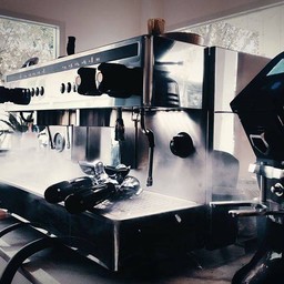 ร้านกาแฟและเครื่องดิ่ม