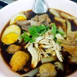 ก่วยจั๊บเส้นใหญ่