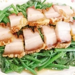 ยอดมะระผัดหมูกรอบ