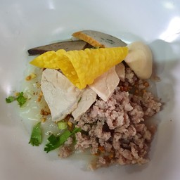เส้นใหญ่แห้งต้มยำ