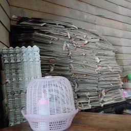 ดูจากหลักฐาน กล่องมาม่า เยอะมากกกก