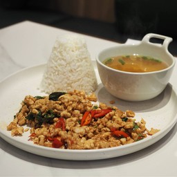 Kanom สุรวงศ์
