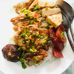 ข้าวหมูทอด ถนนกัลปพฤกษ์