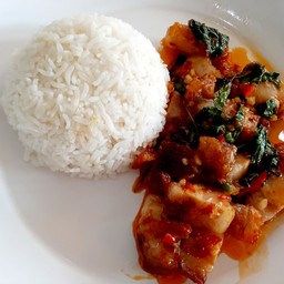 ข้าวกะเพราหมูกรอบ