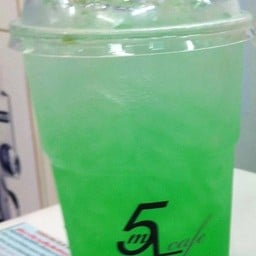 Kiwi Soda กีวีโซดาเย็น