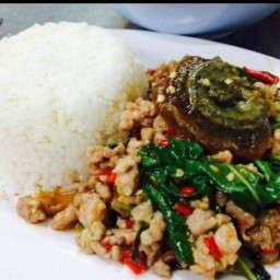 กะเพราเครื่องแนน่อิ่มแน่ๆ