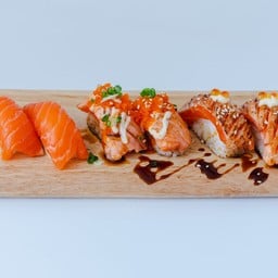 ข้าวปั้นแซลมอนเซท