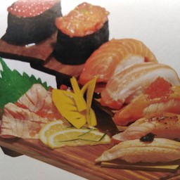 N25 ซุปเปอร์ แซลมอน นิกิริ เซ็ท