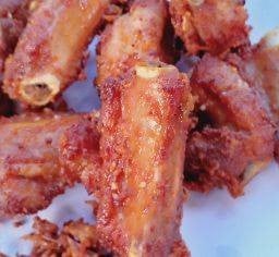 ล้านหมูไก่ทอดกระเทียมทรงเครื่อง