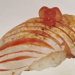 N12 ท้องแซลมอนเบิร์น+ไข่ปลา นิกิริ