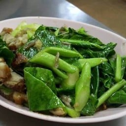 ผัดคะน้าหมูกรอบ พิเศษ