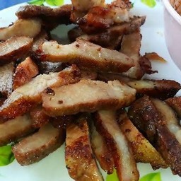 นมหมูย่าง
