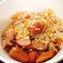 ข้าวผัดไส้กรอก