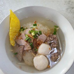 เส้นเล็กน้ำใส