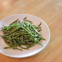 ถั่วแขกจิ๋วผัดหนำเลี๊ยบ