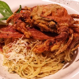 Pasta aglio olio - พาสต้าเบคอนกระเทียมพริกแห้ง